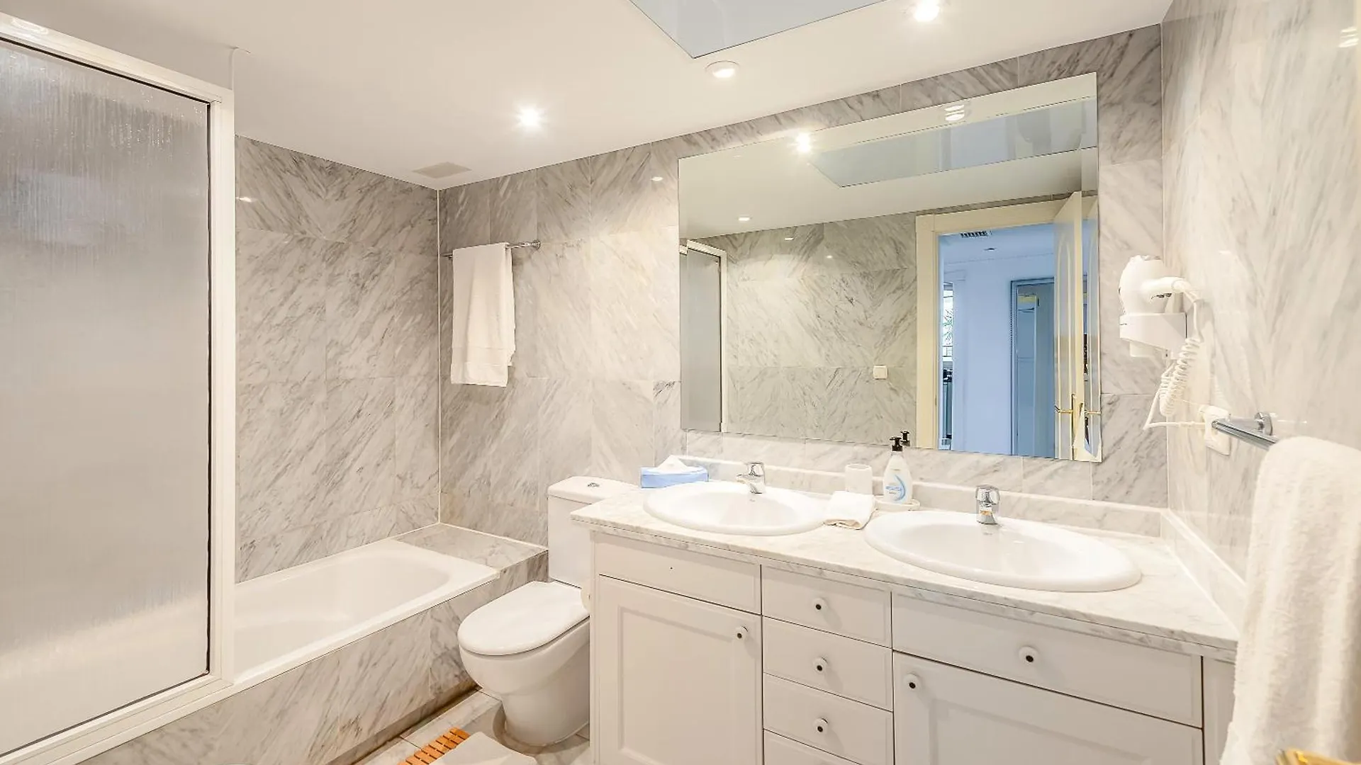 Inmejorables Vistas Al Mar , Apartamento En Marbella